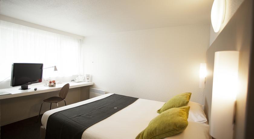 Hotel Campanile Bourges Nord - Saint-Doulchard Exterior foto