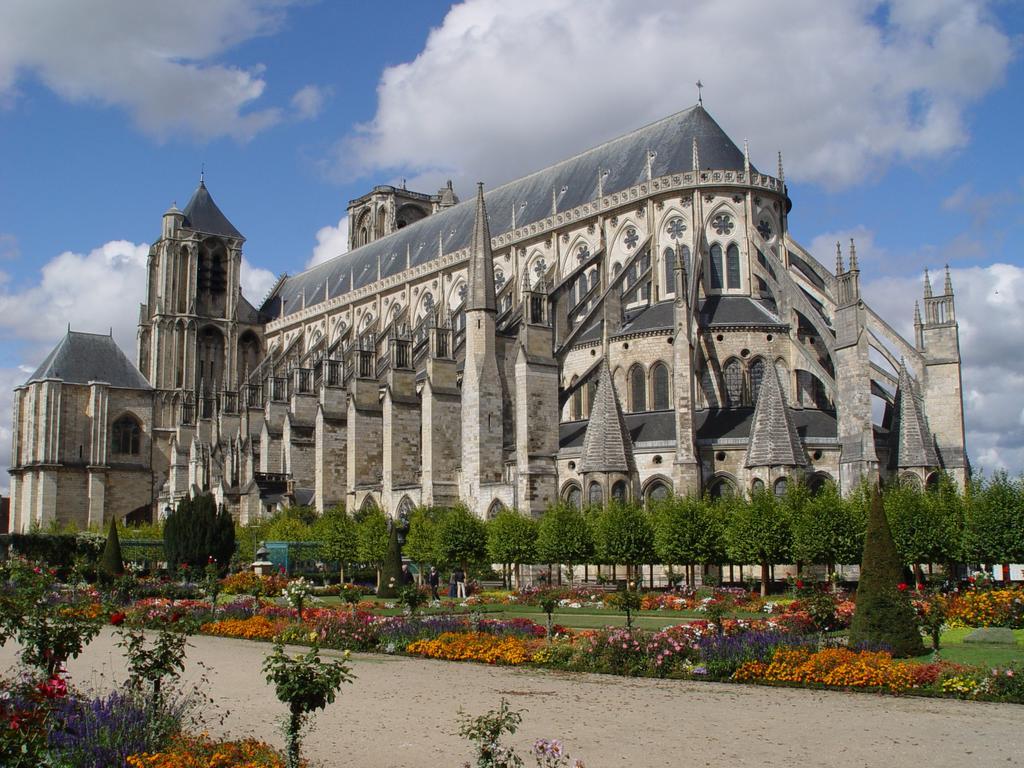 Hotel Campanile Bourges Nord - Saint-Doulchard Exterior foto