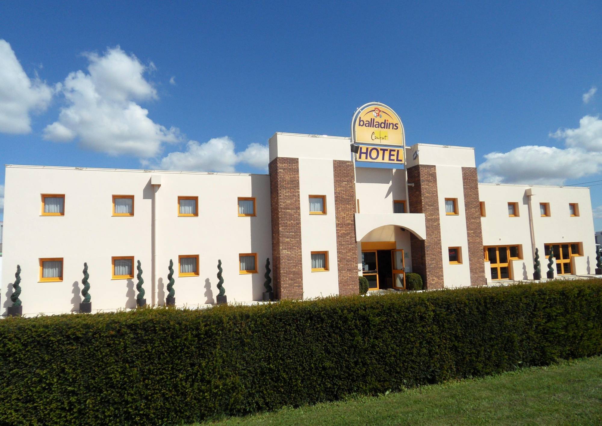 Hotel Campanile Bourges Nord - Saint-Doulchard Exterior foto